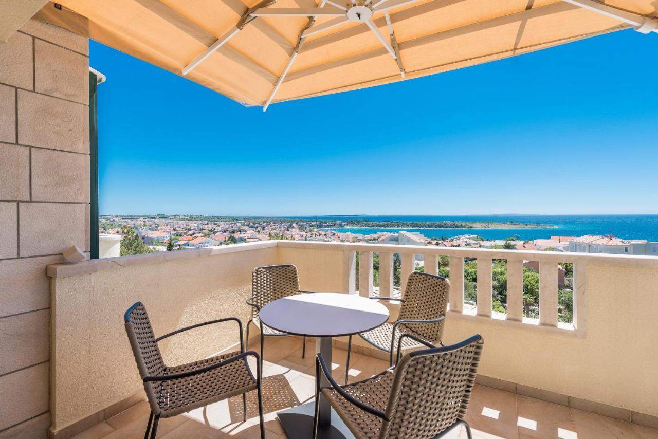 Kings View Sarkic Appartement Novalja Buitenkant foto