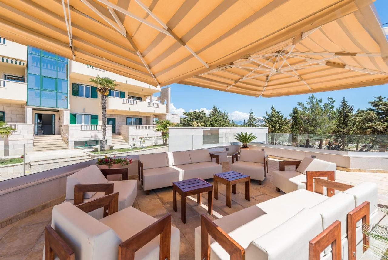 Kings View Sarkic Appartement Novalja Buitenkant foto