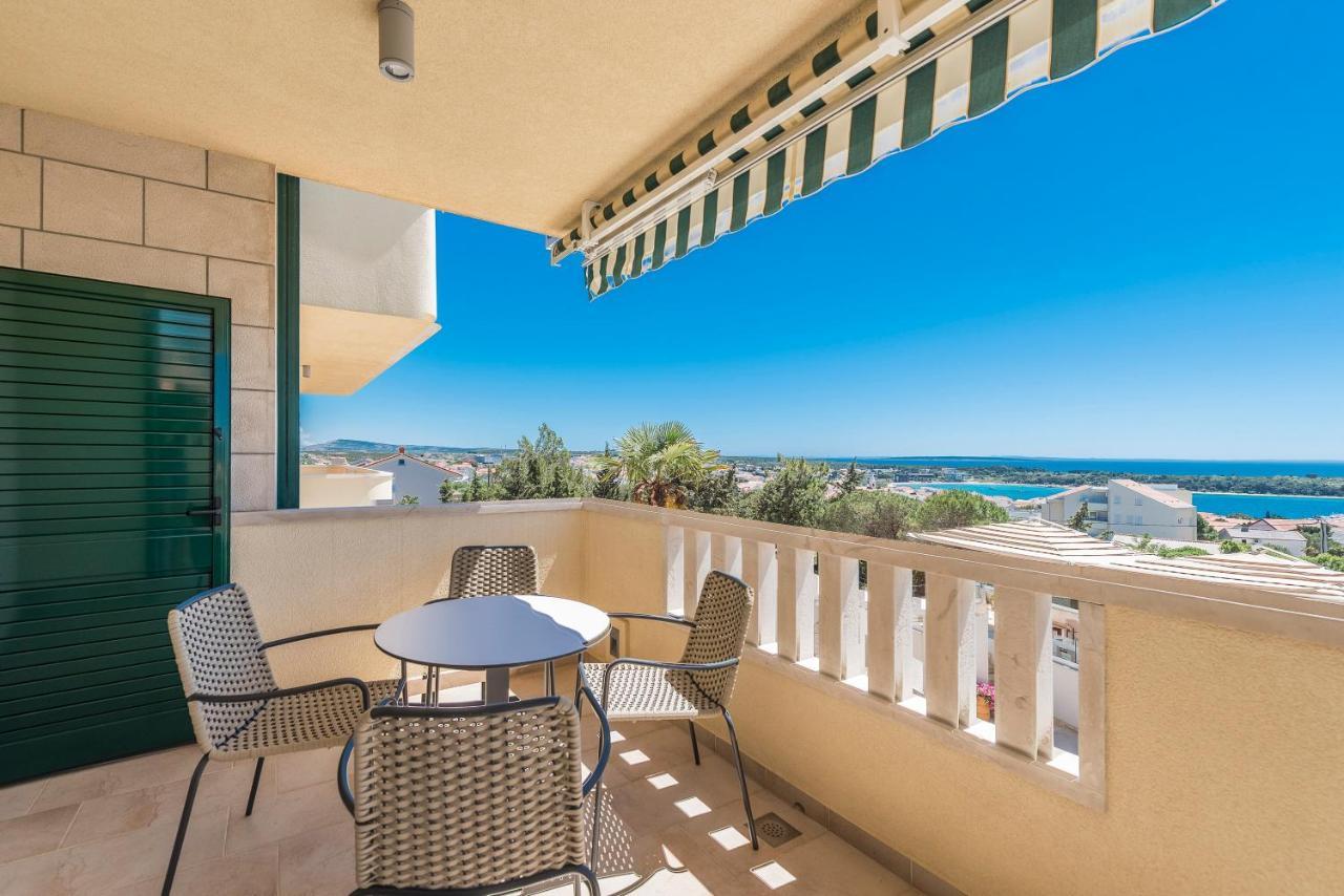 Kings View Sarkic Appartement Novalja Buitenkant foto