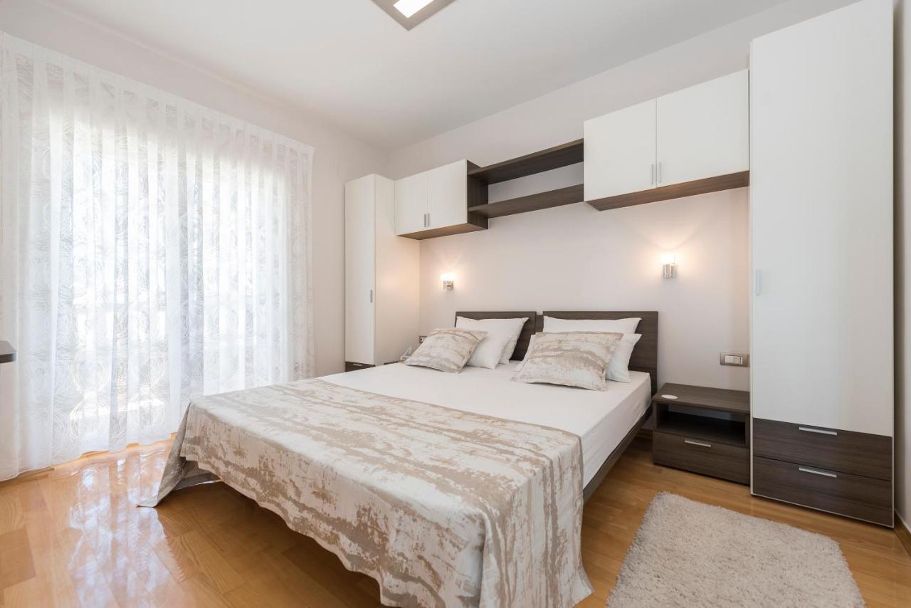 Kings View Sarkic Appartement Novalja Buitenkant foto